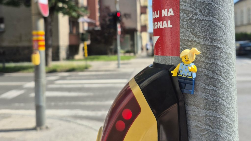 Kolikokrat bomo še pritisnili tipko na semaforju